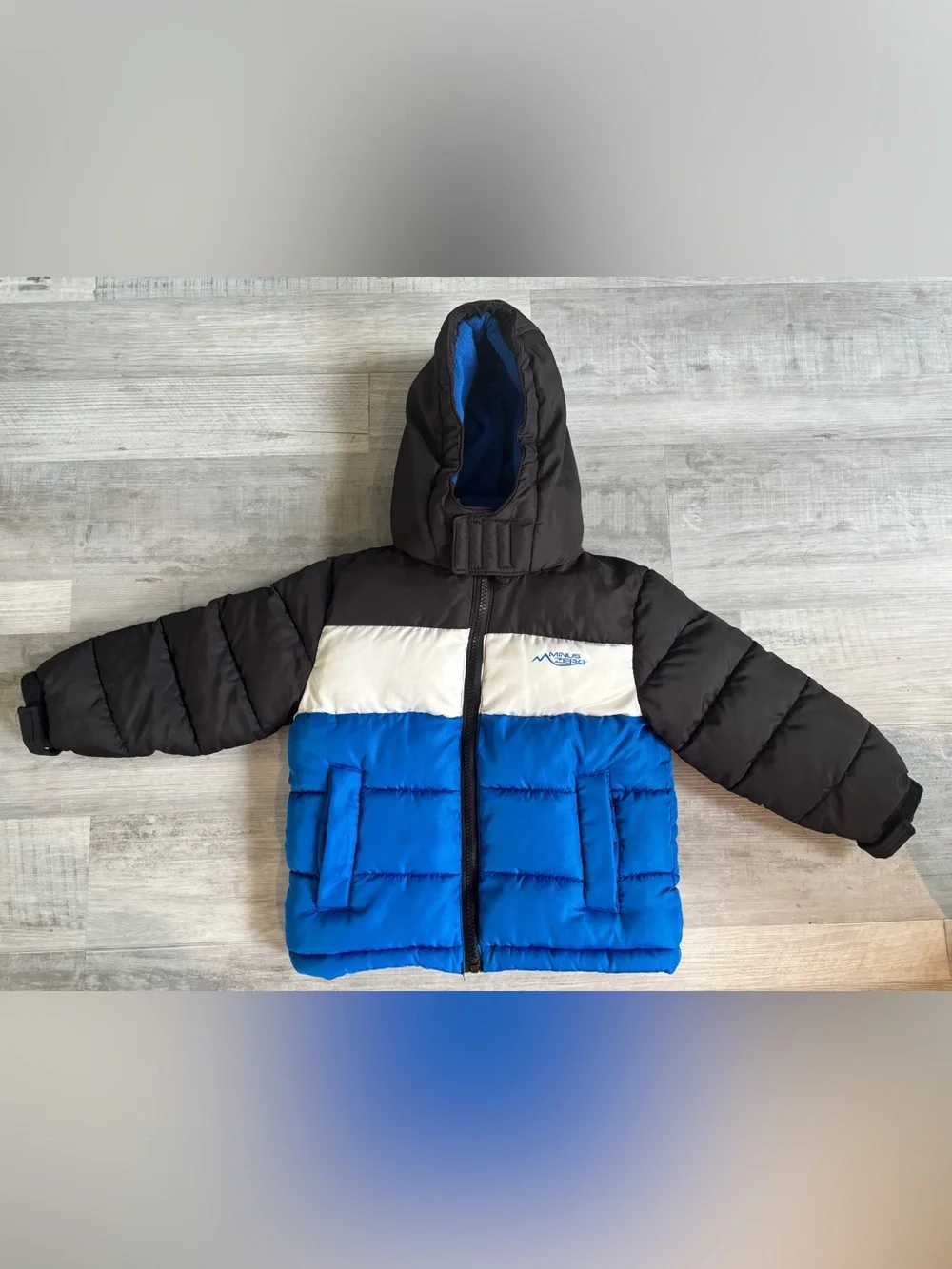 Colorblock Kids Puffer Jacket with Hood in Blue, Black & White